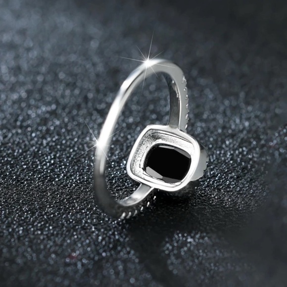 WEDDING RING - Picture 7 of 7